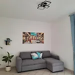 Miraroma Apartment